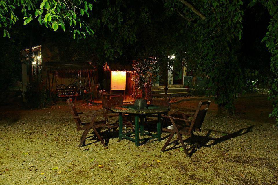 Chitwan Gaida Lodge Sauraha Exterior foto